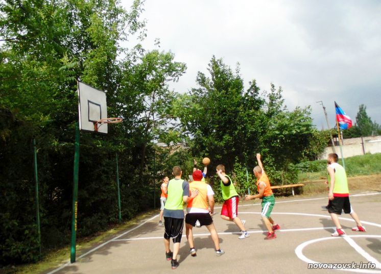 06:55 Участие в финале летнего открытого кубка по баскетболу Тельмановского района